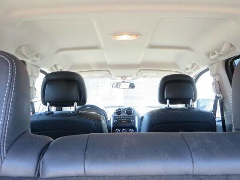 Used 2014 Jeep Compass Latitude w/ All Weather Capability Group image 16