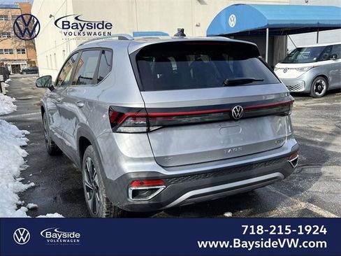 New 2026 Volkswagen Taos SE image 7