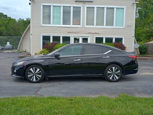 Used 2022 Nissan Altima 2.5 SL FWD image 2