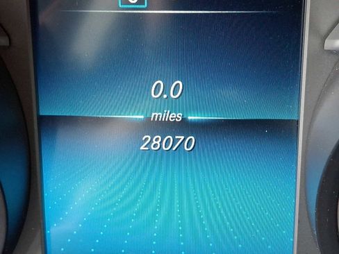 Used 2022 Mercedes-Benz GLC 300 4MATIC image 16