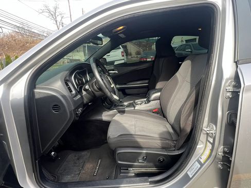 Used 2016 Dodge Charger SXT RWD image 26