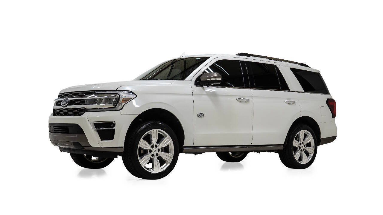 Used 2024 Ford Expedition King Ranch RWD image 2