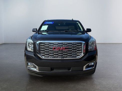 Used 2020 GMC Yukon XL Denali w/ Denali Premium Package image 12