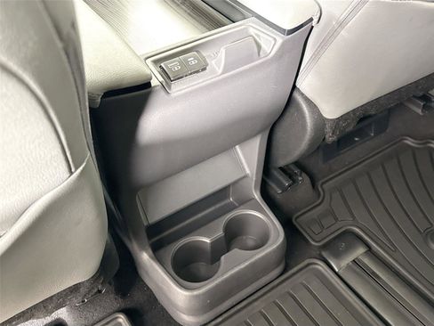 Used 2023 Toyota Sienna Limited FWD image 39