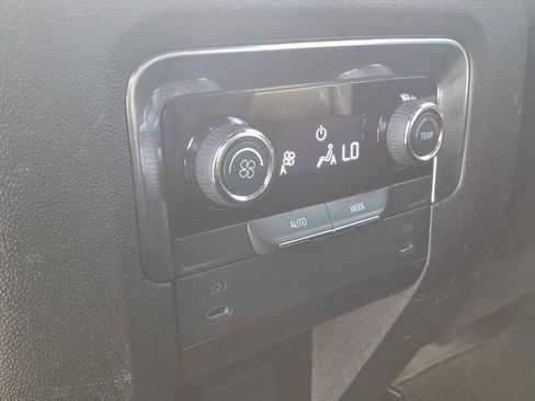 Used 2025 Chevrolet Tahoe LT AWD/4WD image 17