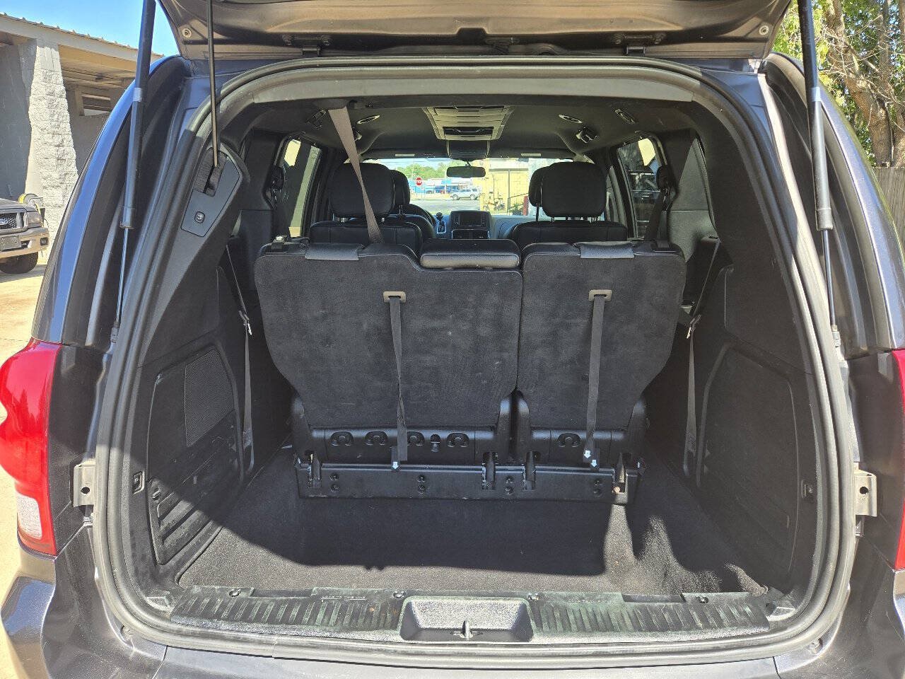 Used 2017 Dodge Grand Caravan GT FWD image 8