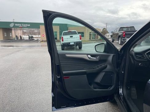 Used 2021 Ford Escape SEL image 25