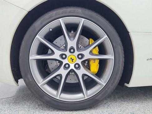 Used 2014 Ferrari California image 13
