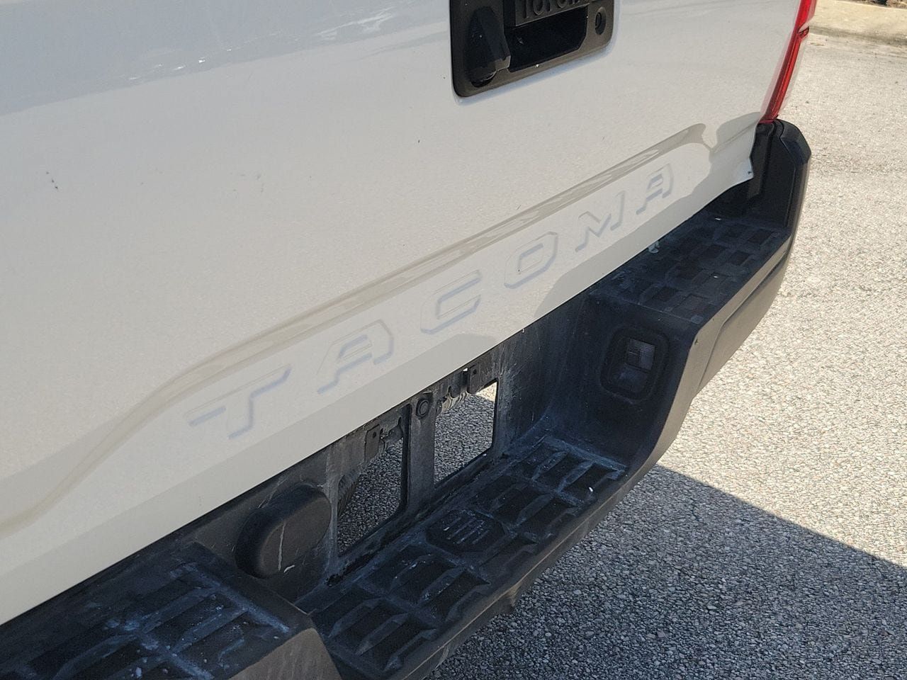 Used 2022 Toyota Tacoma SR RWD image 6