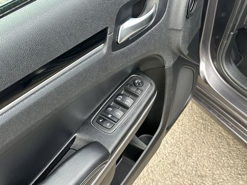 Used 2023 Chrysler 300 S image 14