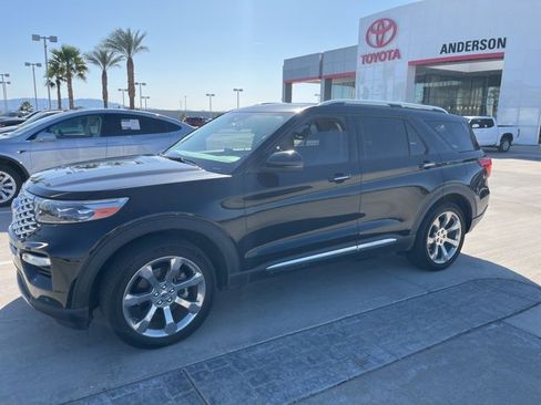 Used 2020 Ford Explorer Platinum w/ Premium Technology Package image 2