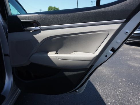 Used 2019 Hyundai Elantra SEL FWD image 21