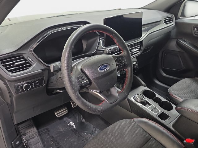 Used 2023 Ford Escape ST-Line w/ Tech Pack #1 FWD image 16