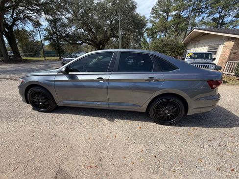 Used 2019 Volkswagen Jetta SE image 8