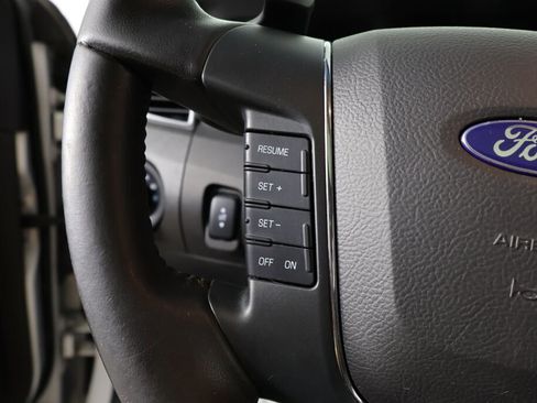 Used 2010 Ford Taurus SEL image 30