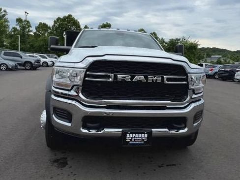 Used 2022 RAM 4500 Tradesman RWD image 3