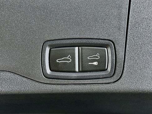 Used 2024 Porsche Taycan GTS AWD/4WD image 40