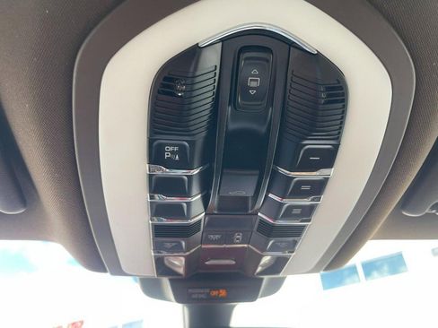 Used 2016 Porsche Macan S image 39