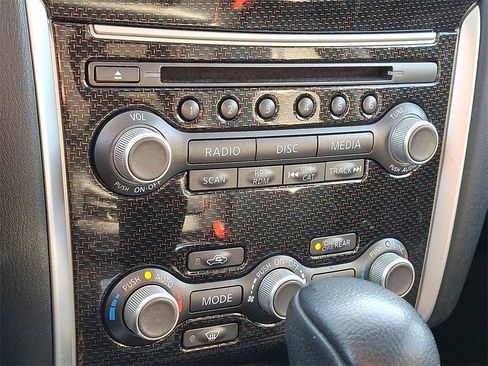 Used 2020 Nissan Pathfinder SL image 16