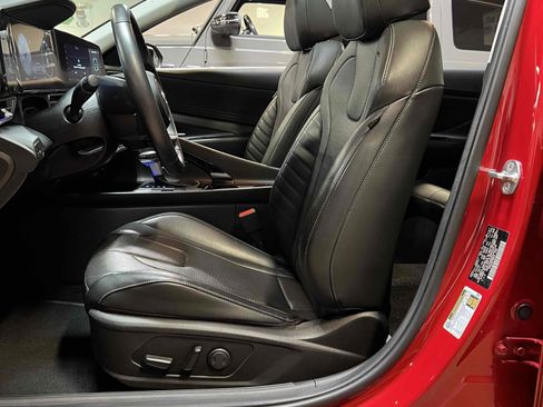 Used 2023 Hyundai Elantra Limited image 24