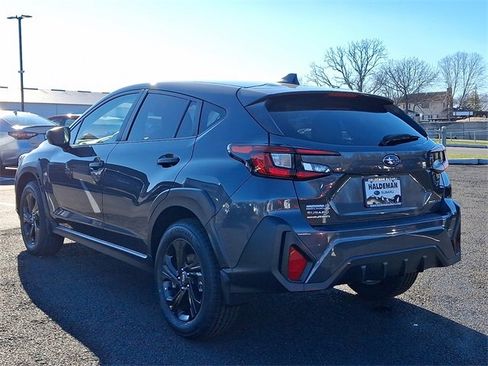 Used 2024 Subaru Crosstrek 2.0i image 5