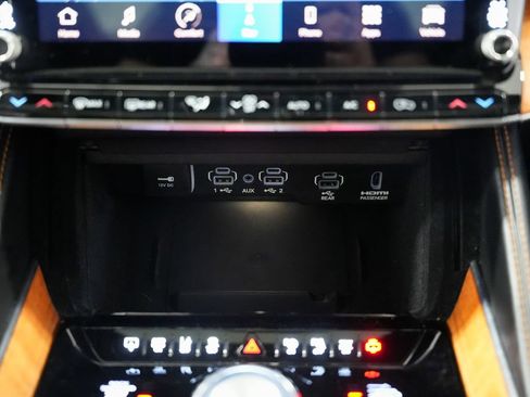 Used 2022 Jeep Grand Wagoneer Series III w/ Rear Seat Video Group 1 AWD/4WD image 20