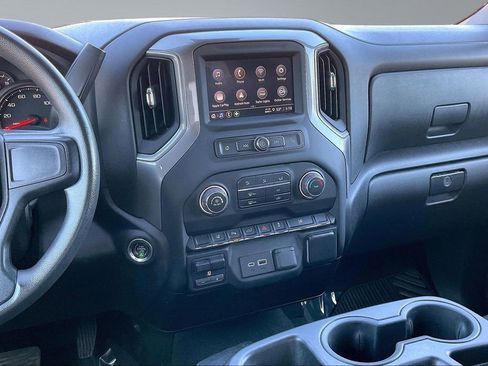 Used 2024 Chevrolet Silverado 2500 Custom w/ Custom Value Package image 6