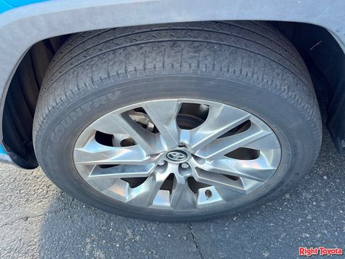 Certified 2021 Toyota RAV4 XLE Premium w/ Carpet Mat Package (TMS) FWD image 8
