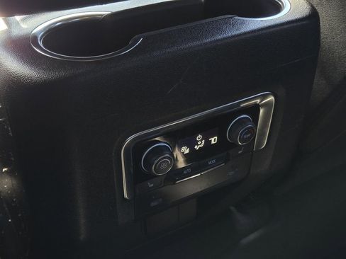 Used 2022 Chevrolet Tahoe LT w/ LT Signature Package image 18