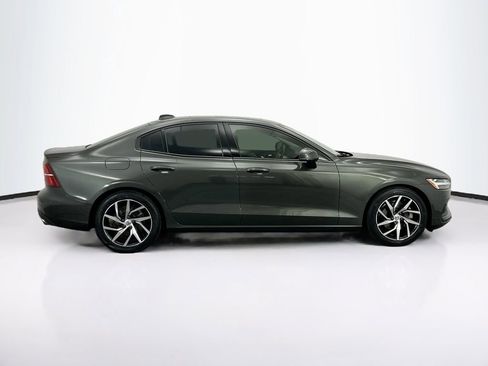 Used 2020 Volvo S60 T5 Momentum image 4