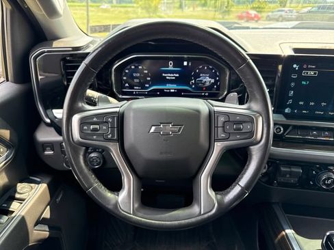 Used 2022 Chevrolet Silverado 1500 LT Trail Boss w/ Convenience Package II AWD/4WD image 19