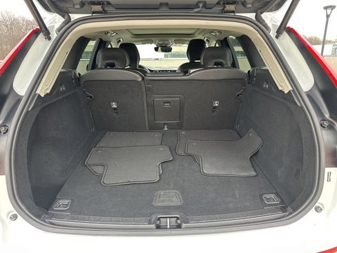 Certified 2025 Volvo XC60 B5 Core image 35