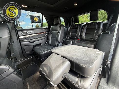 Used 2018 Ford Explorer Platinum AWD/4WD image 16