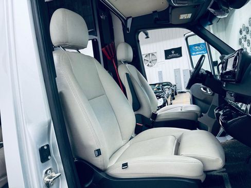 Used 2020 Mercedes-Benz Sprinter 3500 image 30