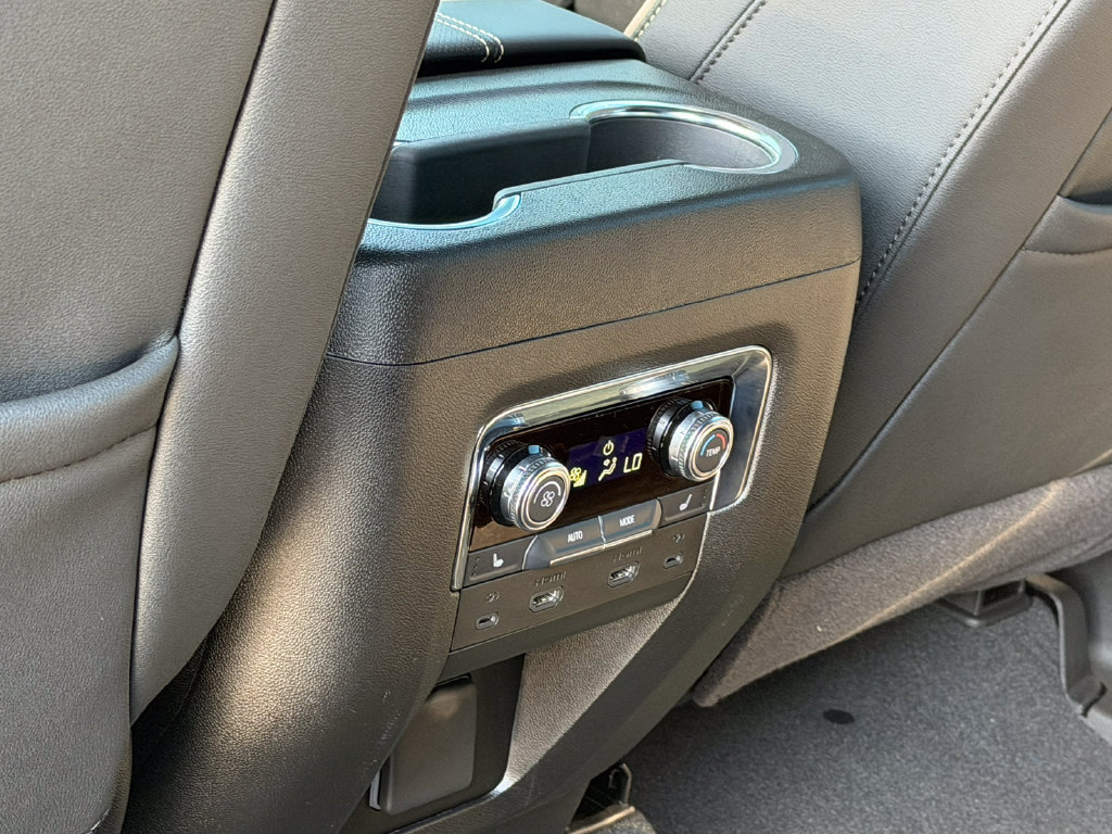 Certified 2026 GMC Yukon XL Elevation w/ Elevation Premium Package AWD/4WD image 38