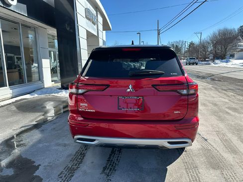 Used 2024 Mitsubishi Outlander SEL image 6