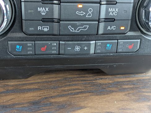 Used 2020 Ford F150 Lariat AWD/4WD image 26