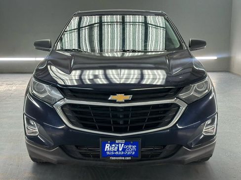 Used 2020 Chevrolet Equinox LS FWD image 2