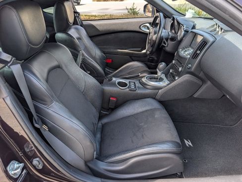 Used 2014 Nissan 370Z Touring w/ Navigation Package RWD image 2