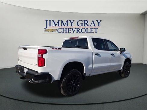 New 2026 Chevrolet Silverado 1500 LT Trail Boss w/ Convenience Package II image 3