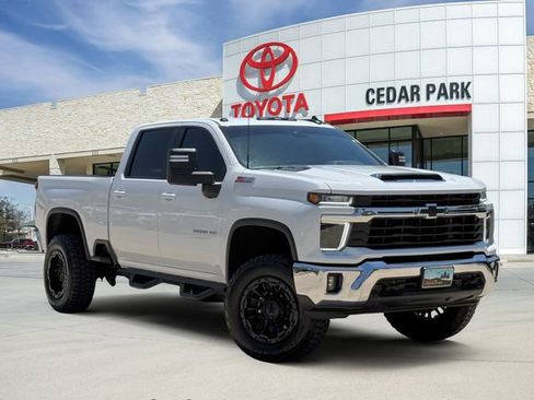 Used 2024 Chevrolet Silverado 2500 LT w/ Convenience Package AWD/4WD image 1