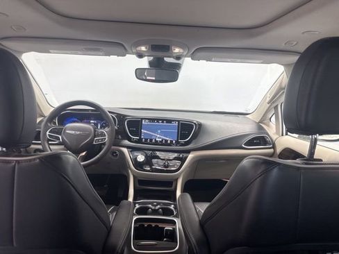 Used 2023 Chrysler Pacifica Limited image 19