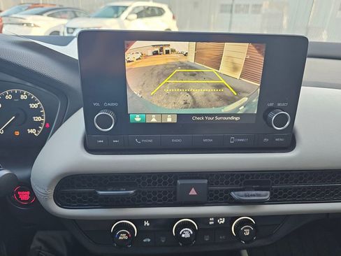 Used 2025 Honda HR-V LX image 19