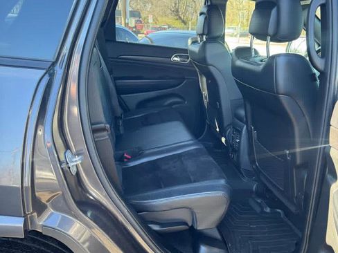 Used 2018 Jeep Grand Cherokee Altitude AWD/4WD image 19