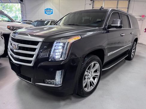 Used 2015 Cadillac Escalade ESV Luxury AWD/4WD image 7