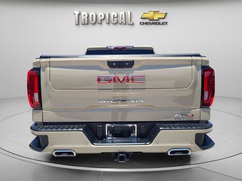 Used 2023 GMC Sierra 1500 AT4 w/ Technology Package AWD/4WD image 4