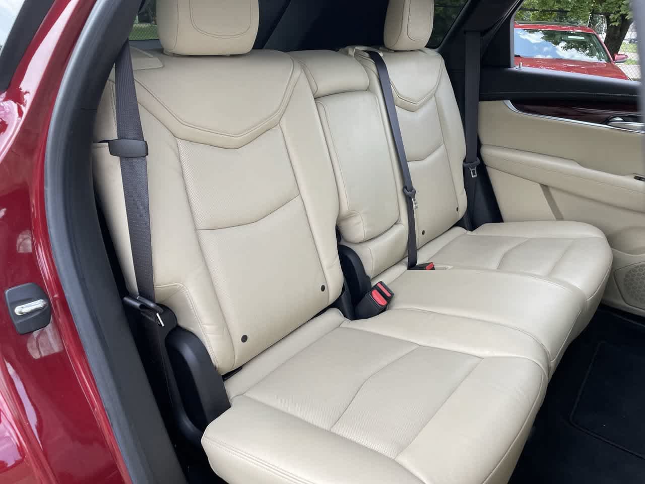 Used 2017 Cadillac XT5 Luxury w/ Driver Awareness Package AWD/4WD image 15