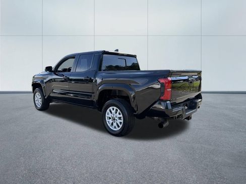 Used 2024 Toyota Tacoma SR5 AWD/4WD image 7