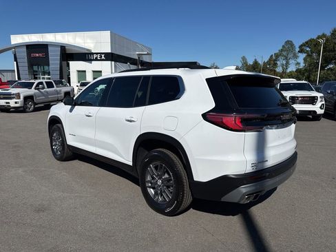 Used 2025 GMC Acadia Elevation image 3