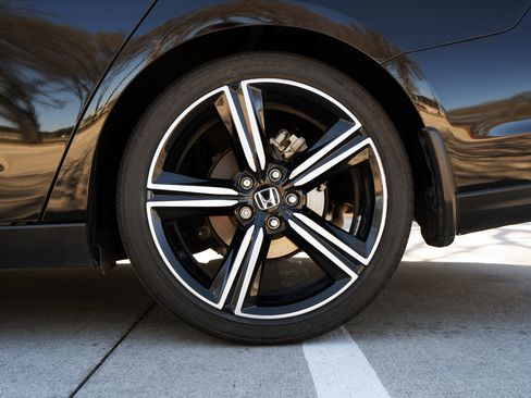 Used 2024 Honda Accord Sport image 15